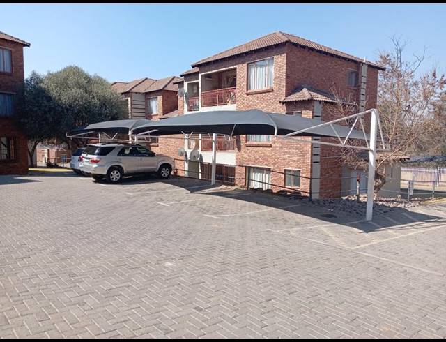 3 BEDROOM TOWNHOUSE FOR SALE IN BIRCHLEIGH